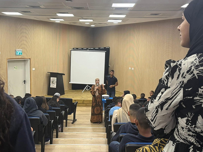 محاضرة توعويّة في مدرسة دار التربية والعلوم الشاملة عتيد جلجولية حول نبذ العنف وضبط النفس